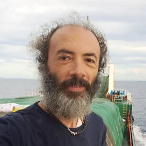 <a href="https://www.instagram.com/gianluca.grimalda" target="_blank">Gianluca Grimalda 🇮🇹</a>