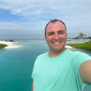 Nasim Fakhri 🇺🇸