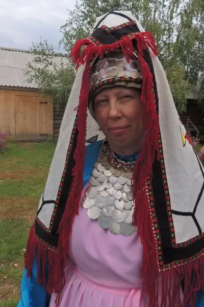 Wearing an Udmurtian wedding dress