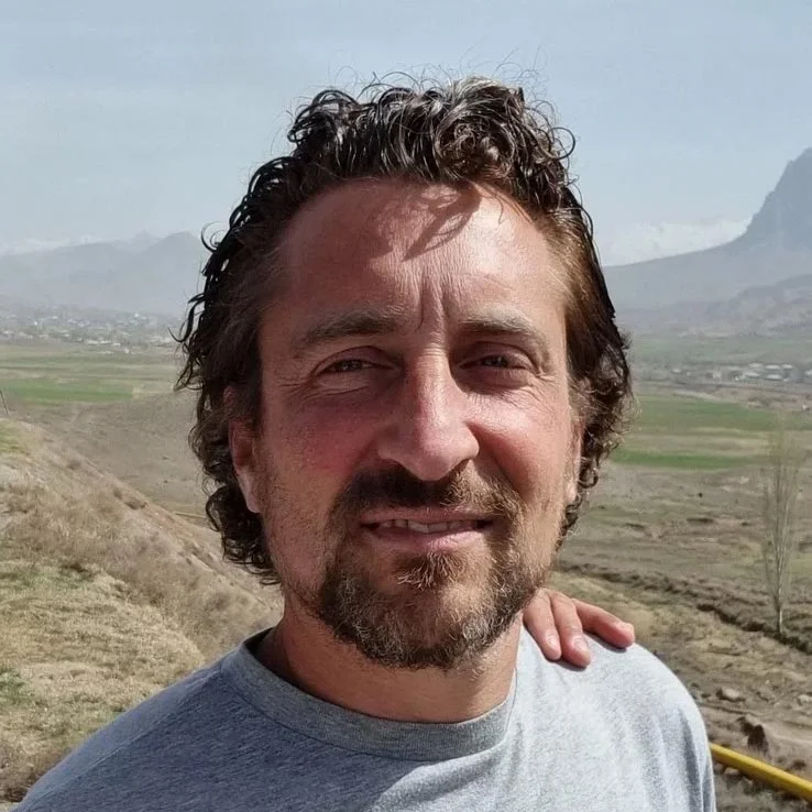 <a href="https://nomadmania.com/profile/21061">Michele Fallucchi 🇮🇹 🇨🇭</a>