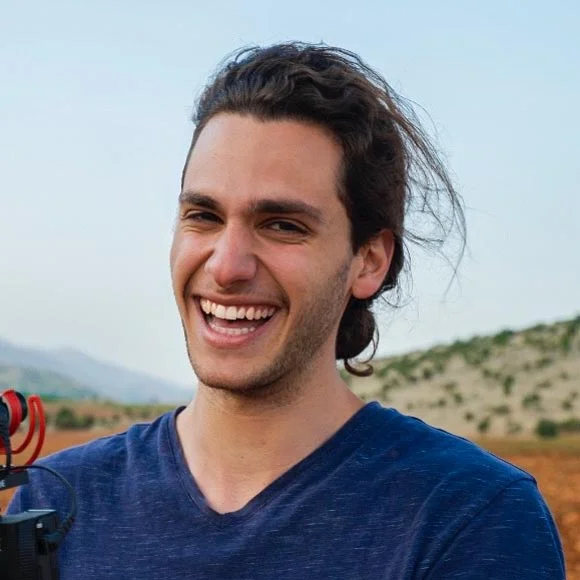 <a href="https://nomadmania.com/profile/42929">Roberto Helou 🇱🇧 🇫🇷</a>