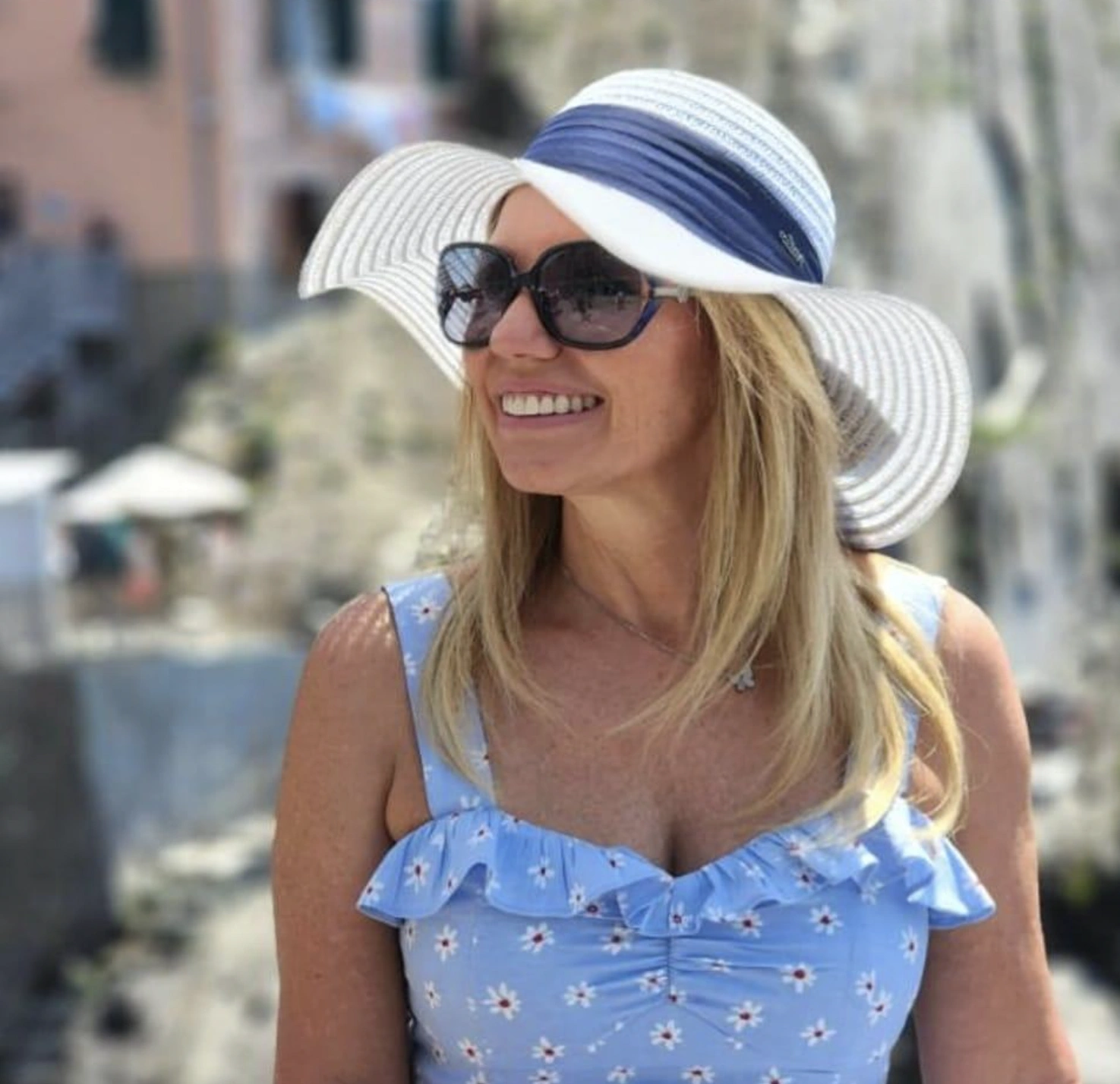 <a href="https://nomadmania.com/profile/6765/"> Sandy Cohen Aghion 🇵🇦</a>