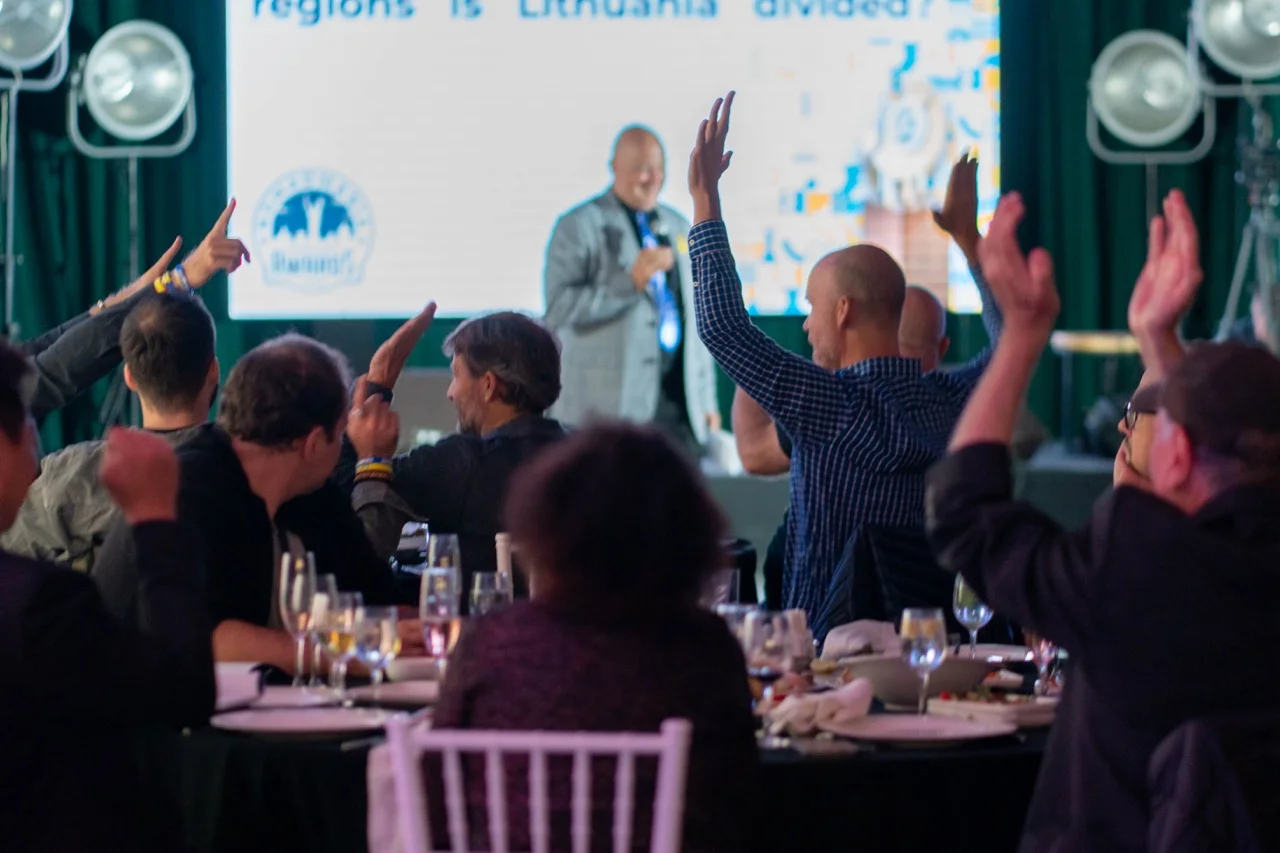 nomadmania 2023 travel awards team engaged in games