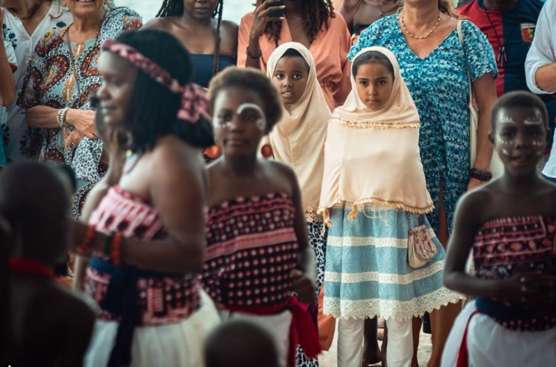 A picture of performance by local kids taken by Bahraini photographer Rasha Yousif in Kenyan Lamu Island